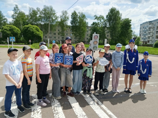 ⚡️ В летних школьных лагерях подмосковного Талдома проходят занятия по безопасности на дорогах